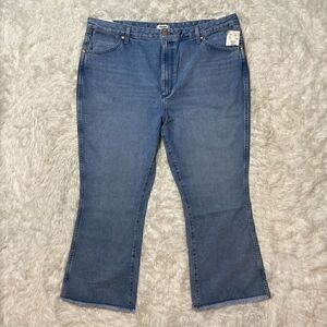 Wrangler Wrock High Rise Kicked Flare Jeans Frayed Raw Hem Size 35x27 NEW